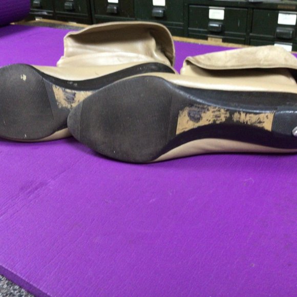 women's   boot  8M  (Italy) - Picture 3 of 3